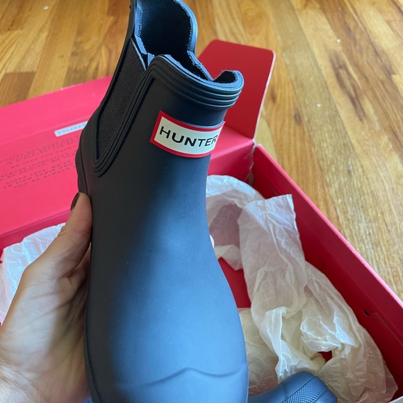 BRAND NEW: HUNTER Women’s Original Chelsea ankle rain boot.Size 6 Navy Blue - Picture 8 of 12